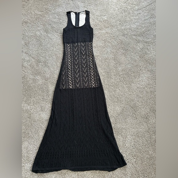 ALICE & OLIVIA size XS Black Crochet  Maxi Dress Small Flaw - Picture 1 of 10